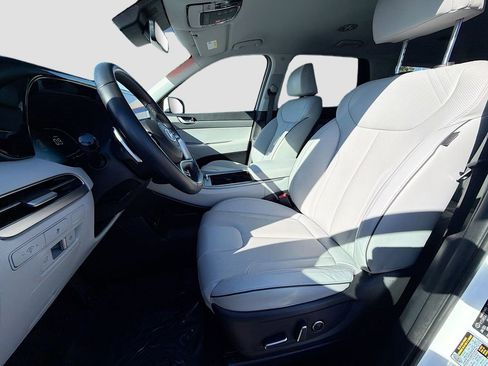 Used 2024 Hyundai Palisade SEL FWD image 21