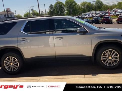 Used 2023 Chevrolet Traverse LT AWD/4WD image 11