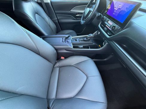 Certified 2024 Toyota Grand Highlander XLE image 36