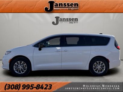 New 2026 Chrysler Pacifica Select