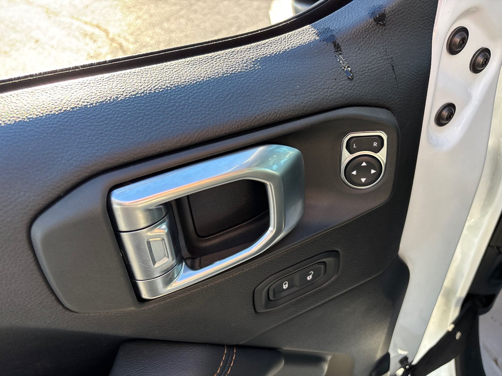 Used 2022 Jeep Gladiator Overland AWD/4WD image 12