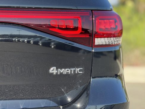 Used 2023 Mercedes-Benz EQB 300 4MATIC image 13