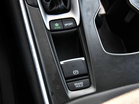 Used 2018 Honda Accord Sport image 27