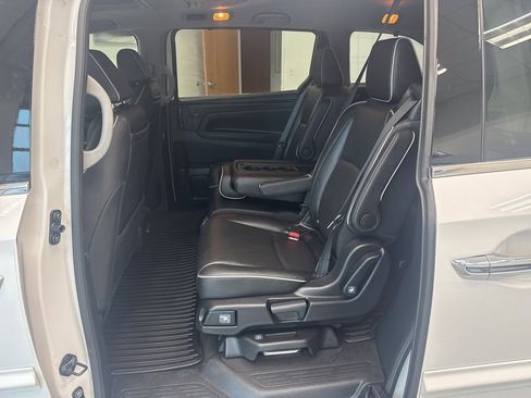 Used 2023 Honda Odyssey Elite image 12