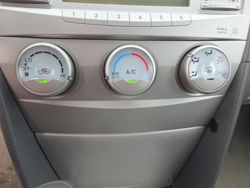 Used 2011 Toyota Camry LE w/ LE Extra-Value Pkg FWD image 27
