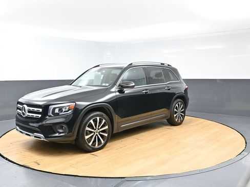 Used 2022 Mercedes-Benz GLB 250 w/ Premium Package Lite image 11