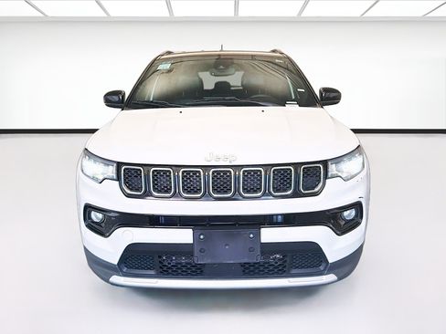 Used 2023 Jeep Compass Limited AWD/4WD image 2