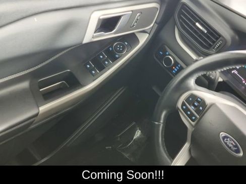 Used 2023 Ford Explorer XLT image 32