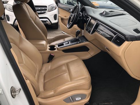 Used 2016 Porsche Macan S image 20