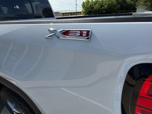 New 2026 GMC Sierra 1500 SLT w/ SLT Premium Package AWD/4WD image 28