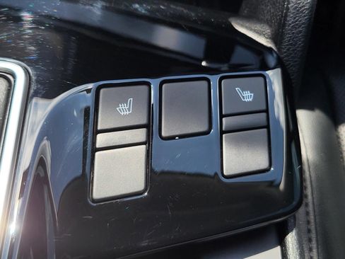 Used 2025 Kia Sportage EX FWD image 25