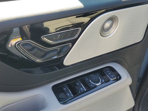 New 2026 Lincoln Aviator Reserve AWD/4WD image 9