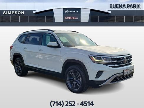 Used 2022 Volkswagen Atlas SE image 2