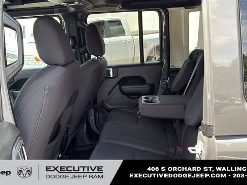 Used 2023 Jeep Wrangler Unlimited w/ Sun & Screen Package AWD/4WD image 23