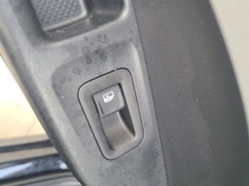 Used 2024 Volkswagen Taos SE w/ Panoramic Sunroof Package image 15