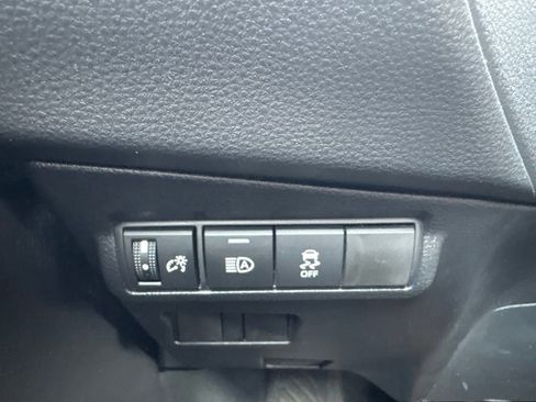 Certified 2026 Toyota Corolla Cross LE FWD image 22