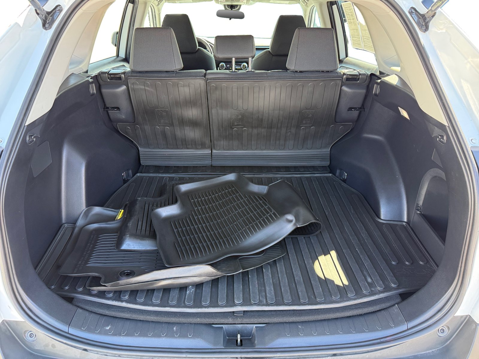 Used 2024 Toyota RAV4 LE AWD/4WD image 17