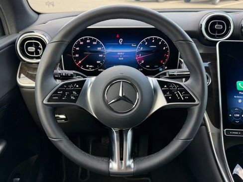 Used 2026 Mercedes-Benz GLC 300 4MATIC image 11