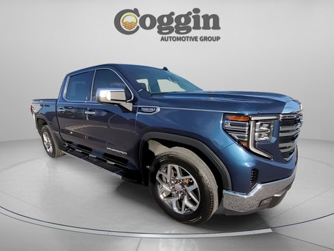 Used 2022 GMC Sierra 1500 SLT w/ SLT Premium Package image 9