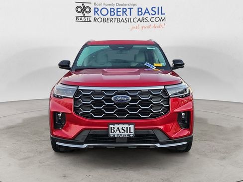 Used 2025 Ford Explorer Platinum w/ Ultimate Package image 8