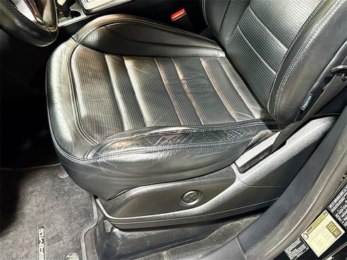 Used 2012 Mercedes-Benz ML 63 AMG 4MATIC image 21