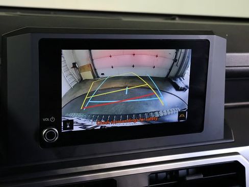 Used 2025 Toyota 4Runner SR5 AWD/4WD image 18