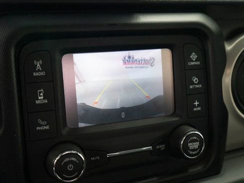 Used 2020 Jeep Gladiator Sport image 29