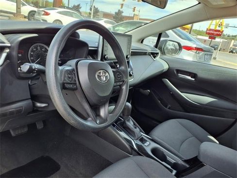 Used 2021 Toyota Corolla LE image 10