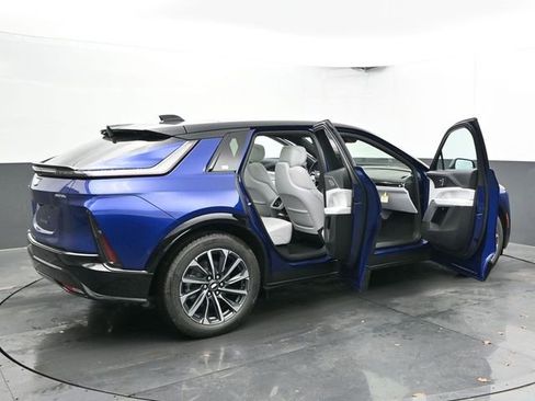 New 2025 Cadillac Lyriq Sport image 55