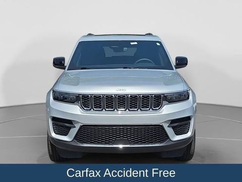 Used 2024 Jeep Grand Cherokee Laredo X w/ Luxury Tech Group I RWD image 3