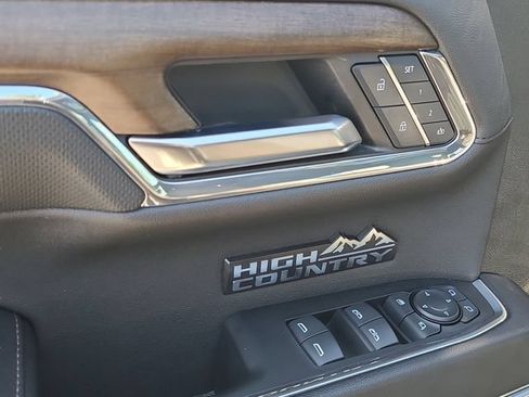 Used 2024 Chevrolet Silverado 1500 High Country w/ High Country Premium Package AWD/4WD image 13