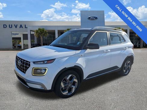 Used 2023 Hyundai Venue Limited FWD image 8