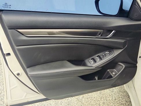 Used 2019 Honda Accord Sport image 10