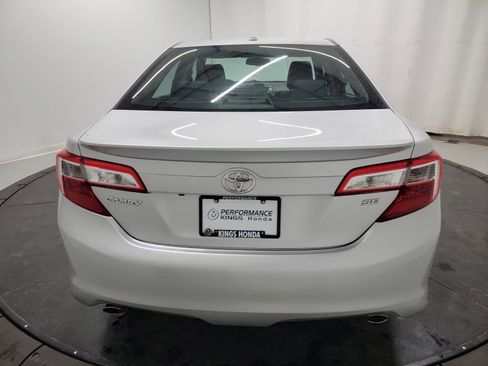Used 2014 Toyota Camry SE w/ Leather Package image 8