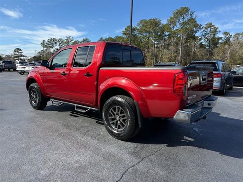 Used 2019 Nissan Frontier SV image 5