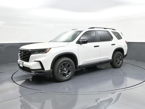 New 2025 Honda Pilot TrailSport image 28