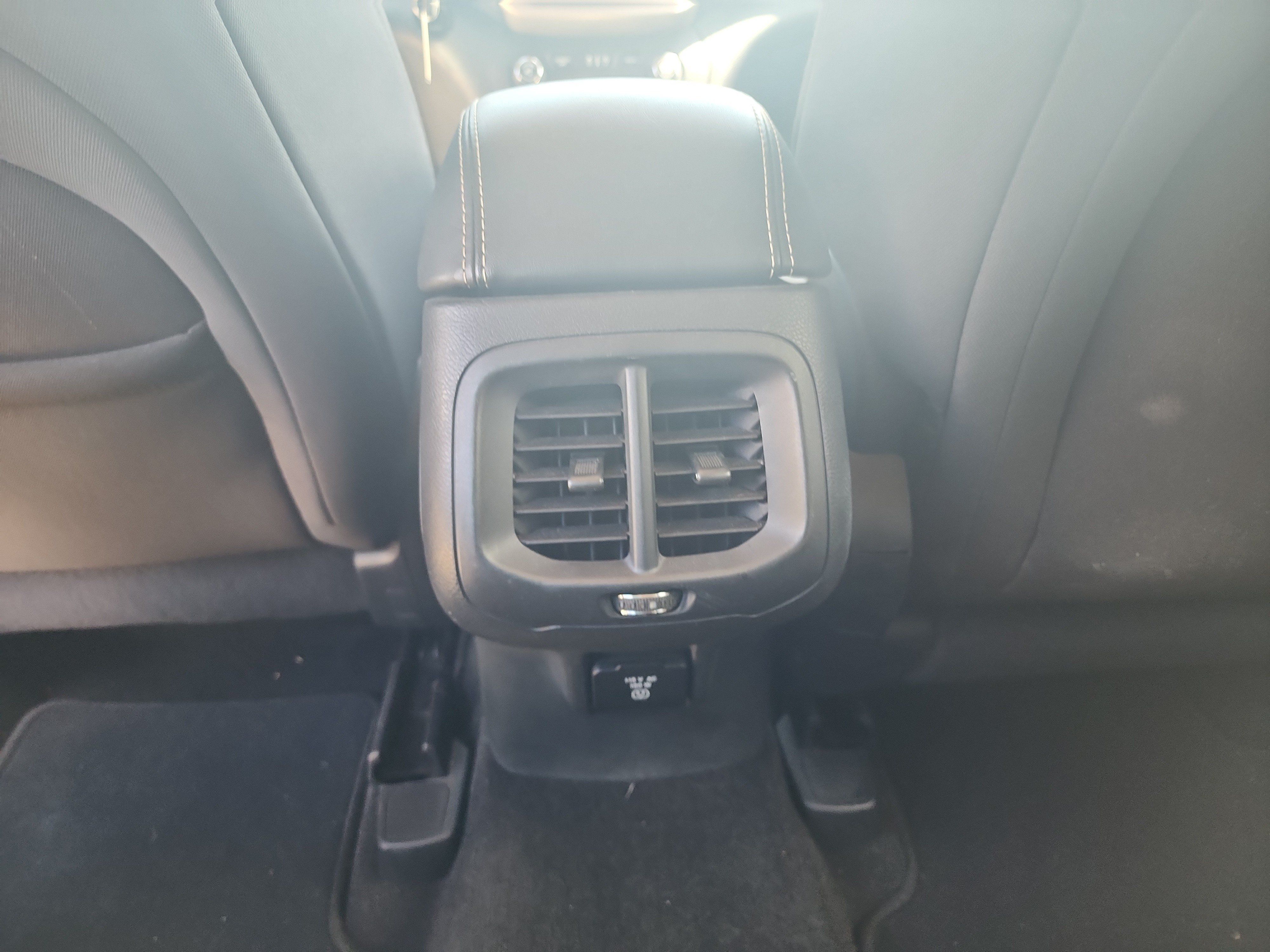 Used 2016 Jeep Cherokee Latitude w/ Comfort & Sound Group FWD image 22