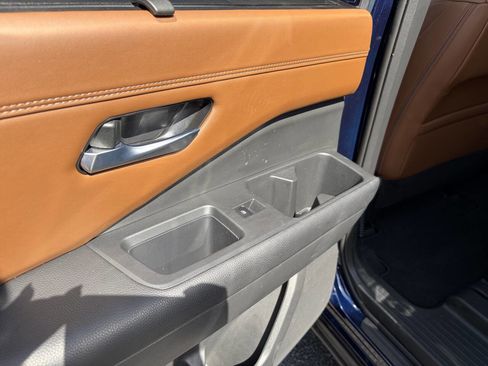 Used 2023 Nissan Pathfinder Platinum image 39