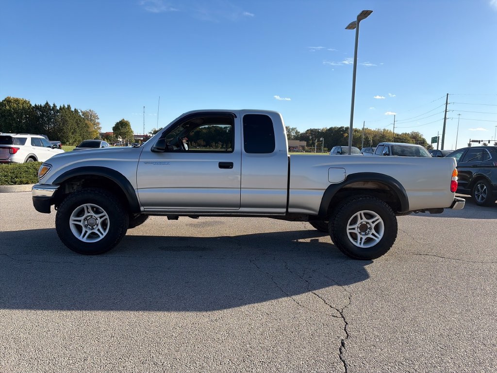 Used 2003 Toyota Tacoma 4x4 Xtracab w/ SR5 Pkg image 4