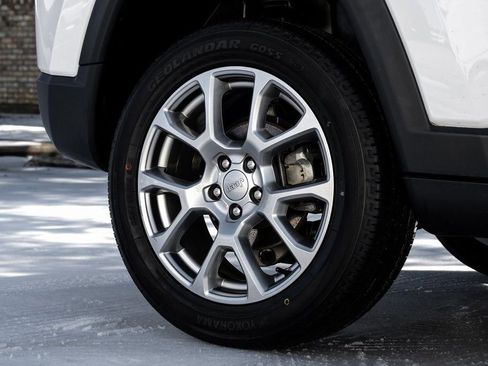 Used 2022 Jeep Compass Latitude image 65