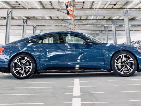 Used 2024 Audi e-tron GT Premium Plus image 7