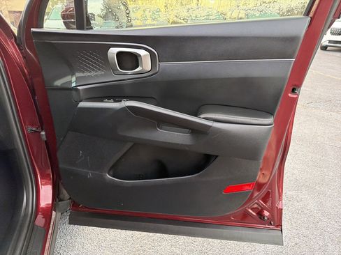 Used 2024 Kia Sorento S image 14