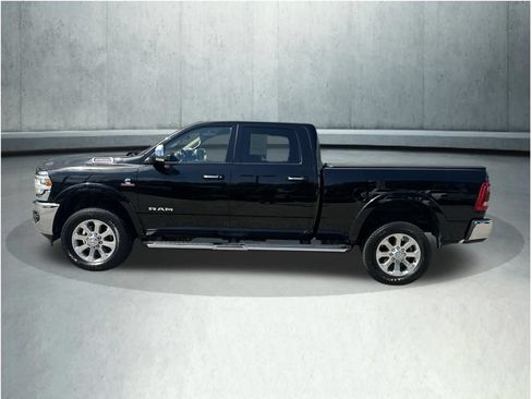 Used 2022 RAM 2500 Laramie AWD/4WD image 2