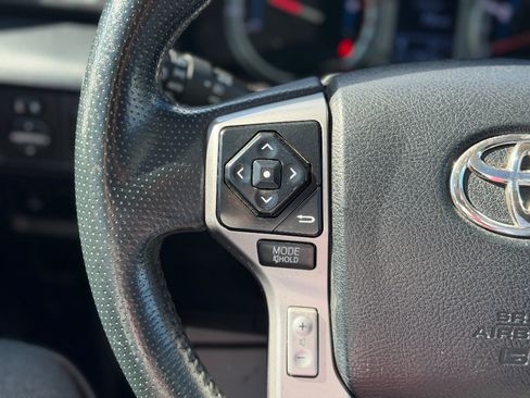 Used 2018 Toyota 4Runner Limited AWD/4WD image 10