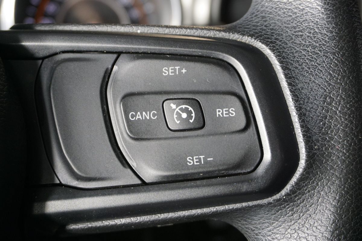 Used 2018 Jeep Wrangler Unlimited Sport AWD/4WD image 18