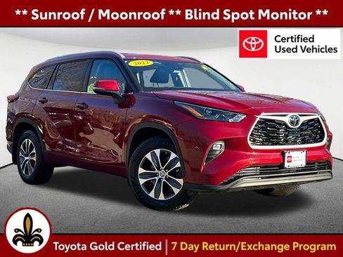 Certified 2022 Toyota Highlander XLE image 1