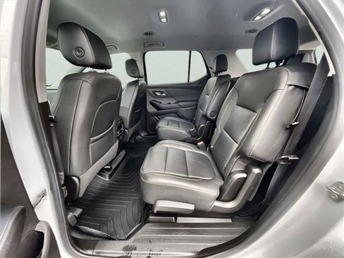Used 2021 Chevrolet Traverse RS image 26