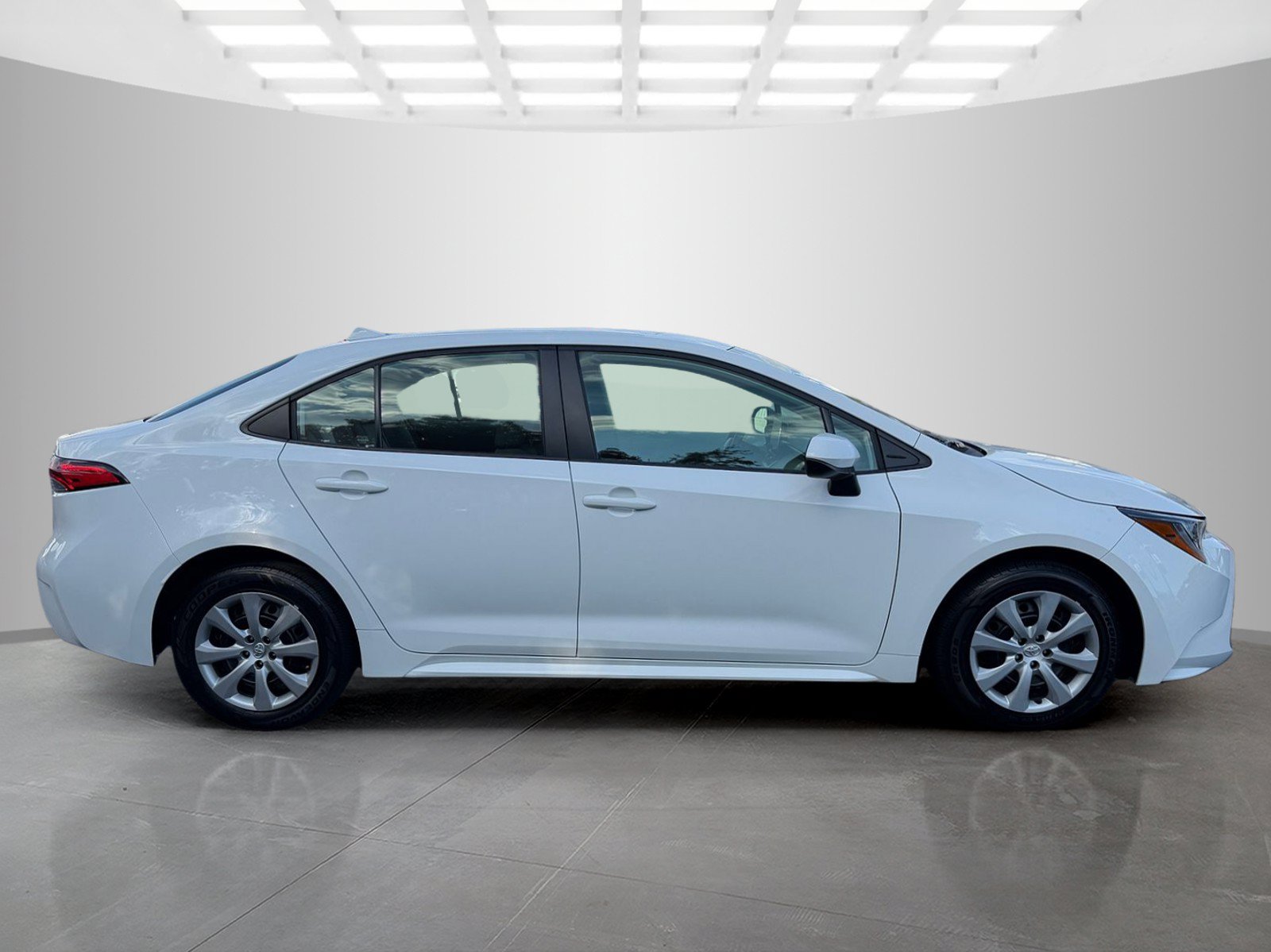 Used 2024 Toyota Corolla LE FWD image 6