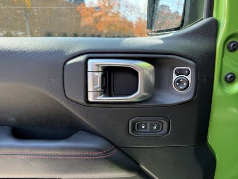 Used 2019 Jeep Wrangler Unlimited Rubicon w/ Cold Weather Group image 14