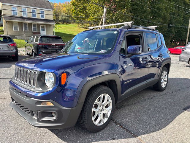 Used 2018 Jeep Renegade Latitude FWD image 3